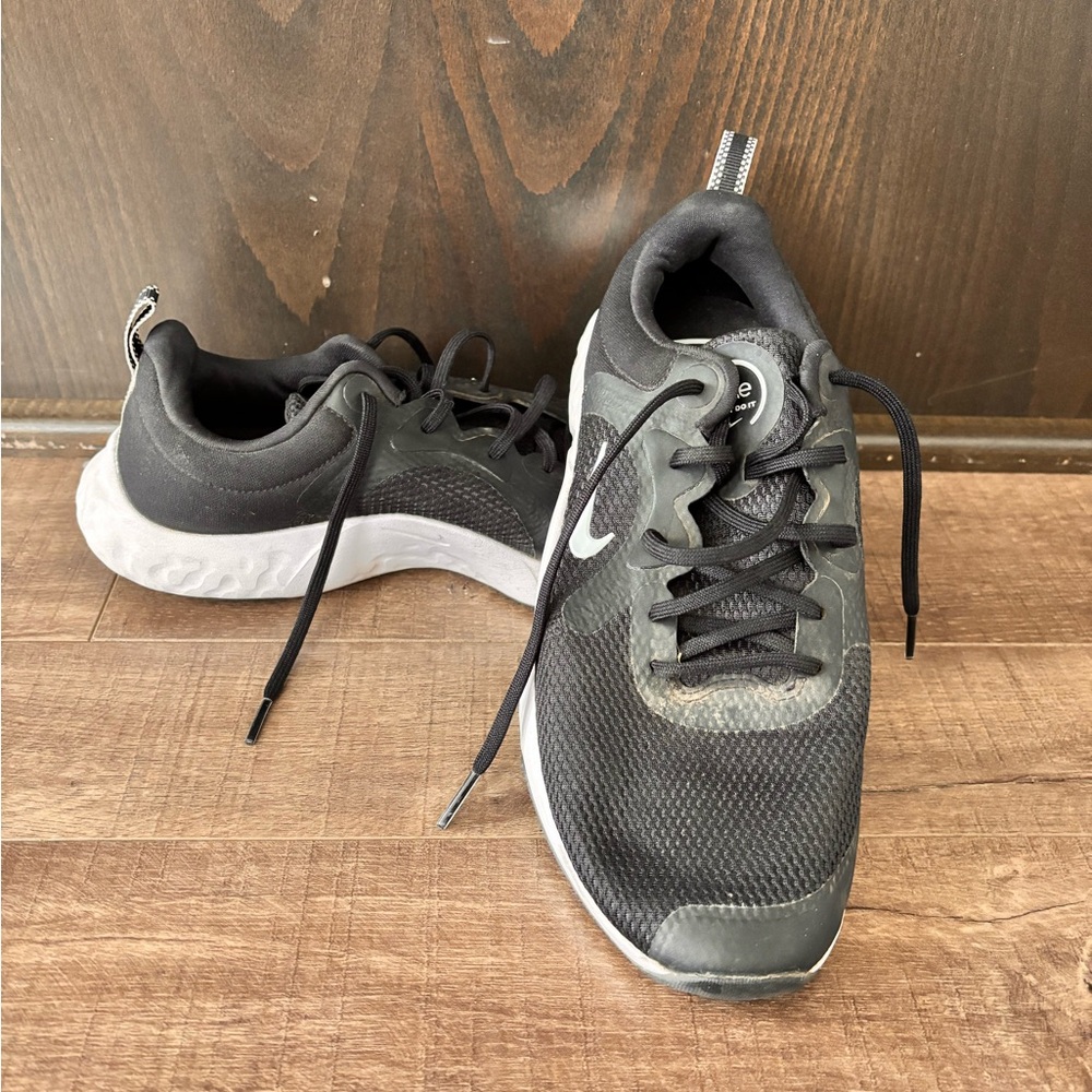 Nike Black and White Sneakers